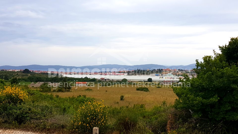 Zadar, Crno, građevinsko zemljište s pravomoćnom građevinskom dozvolom