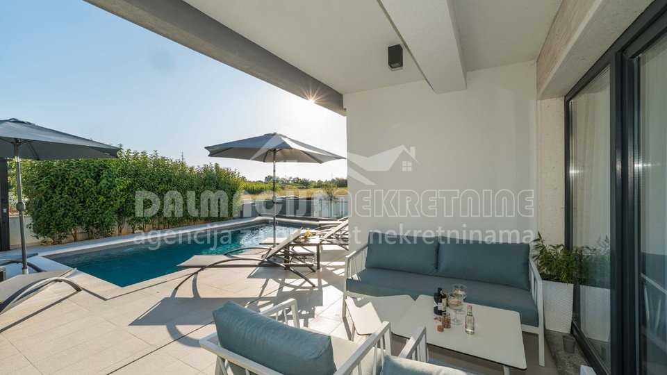 House, 200 m2, For Sale, Privlaka