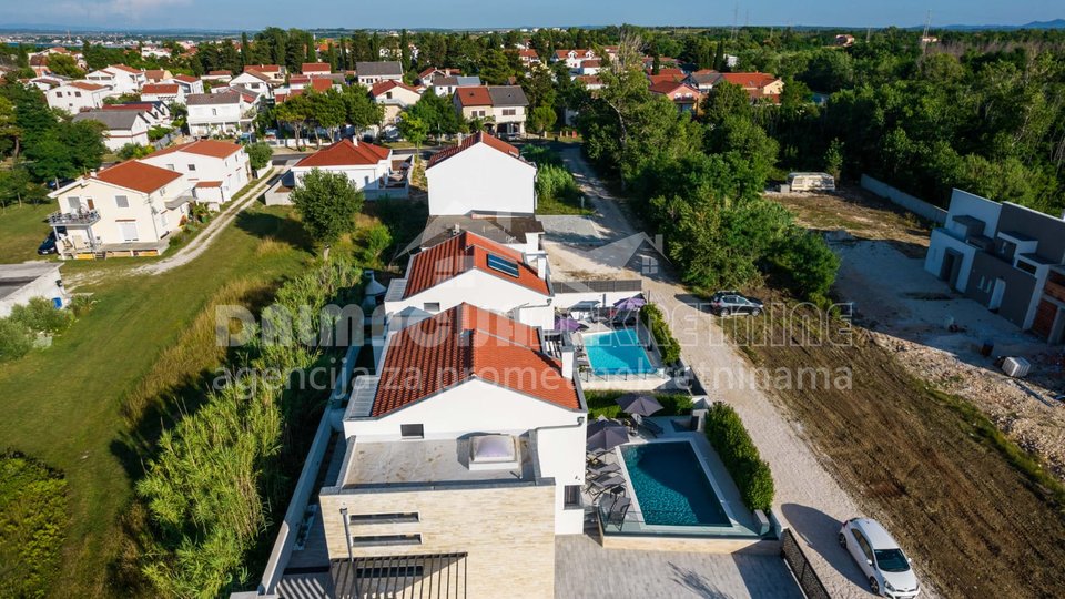 Zadar, Privlaka, luksuzna wellness vila z ogrevanim bazenom