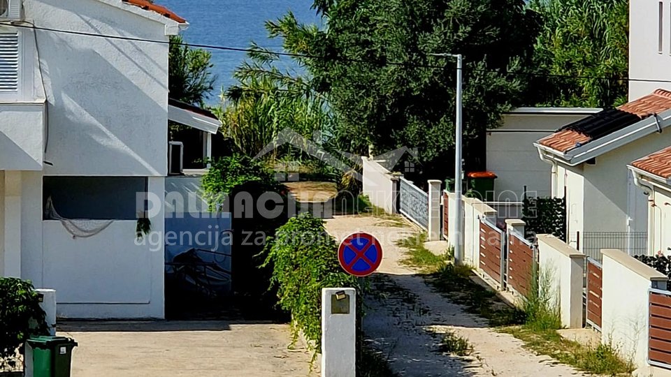 Zadar, Privlaka, samostojna hiša, 100 m od morja
